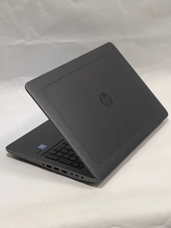 Мобільна робоча станція HP ZBook 15 G3 / 15.6" (1920x1080) TN / Intel Xeon E3-1505M v5 (4 (8) ядра по 2.8 - 3.7 GHz) / 32 GB DDR4 / 256 GB SSD M.2 + 500 GB HDD / nVidia Quadro M2000M, 4 GB GDDR5, 128-bit / WebCam б/в - зображення 7