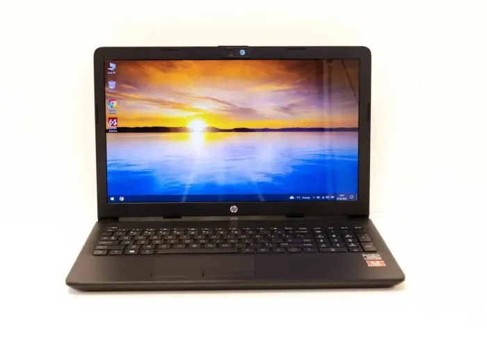 Ноутбук Б-клас HP 15-db00004dx / 15.6" TN / AMD Ryzen 3 2200U (2(4) ядра по 2.5-3.4 GHz) / 8GB DDR4 / 256GB SSD / AMD Radeon Vega 3 Graphics / WebCam / HDMI б/в - зображення 2