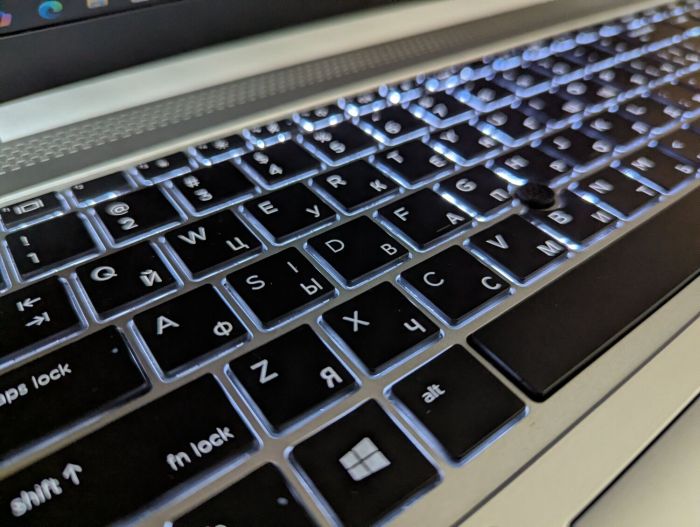 Ультрабук HP EliteBook 850 G5 / 15.6" (1920x1080) IPS / Intel Core i5-8250U (4 (8) ядра по 1.6 - 3.4 GHz) / 16 GB DDR4 / 512 GB SSD / Intel UHD Graphics 620 / WebCam / TouchID / Windows 10 б/в - зображення 6