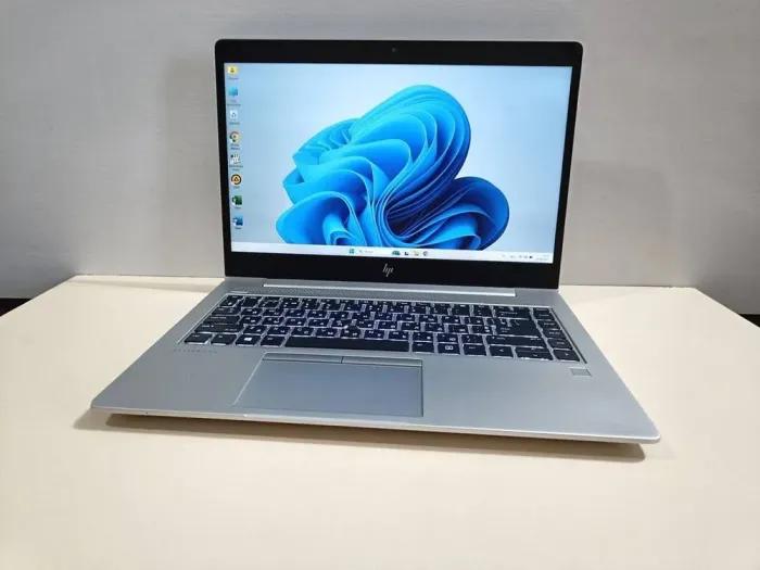 Ультрабук HP EliteBook 745 G6 / 14" (1920x1080) IPS / AMD Ryzen 5 Pro 3500U (4 (8) ядра по 2.1 - 3.7 GHz) / 16 GB DDR4 / 256 GB SSD / AMD Radeon RX Vega 8 Graphics / WebCam / Windows 11 Pro б/в - зображення 3