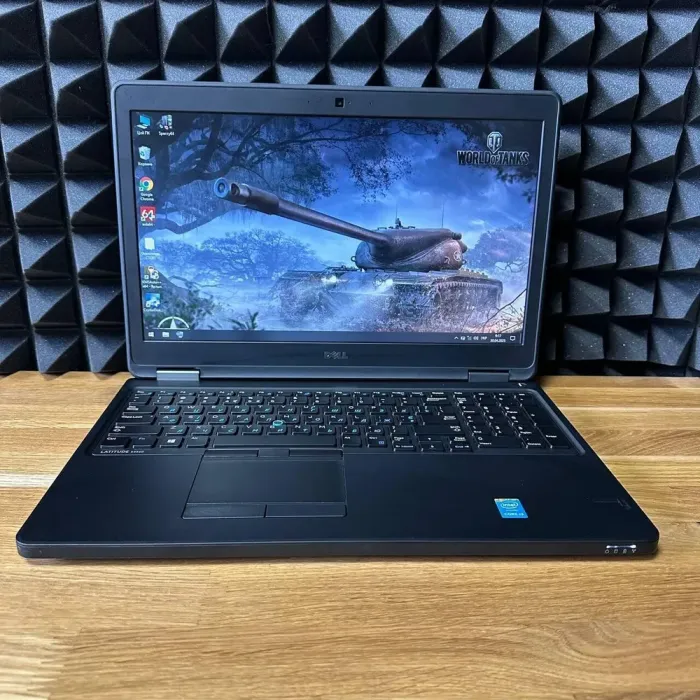 Ноутбук Dell Latitude E5550 / 15.6" (1366x768) TN / Intel Core i3-5010U (2 (4) ядра по 2.1 GHz) / 8 GB DDR3 / 128 GB SSD / Intel HD Graphics 5500 / WebCam б/в - зображення 2