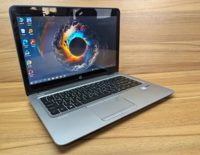 Ультрабук HP EliteBook 840 G4 / 14" (1920x1080) IPS Touch / Intel Core i5-7300U (2 (4) ядра по 2.6 - 3.5 GHz) / 8 GB DDR4 / 256 GB SSD / Intel HD Graphics 620 / WebCam / Fingerprint / Windows 10 б/в - зображення 4