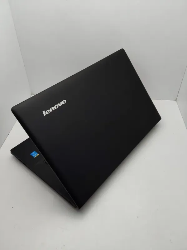 Ноутбук Lenovo G700 / 17.3" (1600x900) TN / Intel Pentium 2020M (2 ядра по 2.4 GHz) / 6 GB DDR3 / 1000 GB HDD / Intel HD Graphics / WebCam б/в - зображення 8