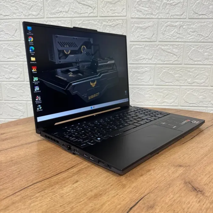 Ігровий ноутбук Б-клас Asus TUF Gaming Advantage A16 FA617NS / 16" (1920x1200) IPS / AMD Ryzen 7 7735HS (8 (16) ядер по 3.2 - 4.75 GHz) / 16 GB DDR5 / 512 GB SSD / AMD Radeon RX 7600S, 8 GB GDDR6, 128-bit / WebCam б/в - зображення 4