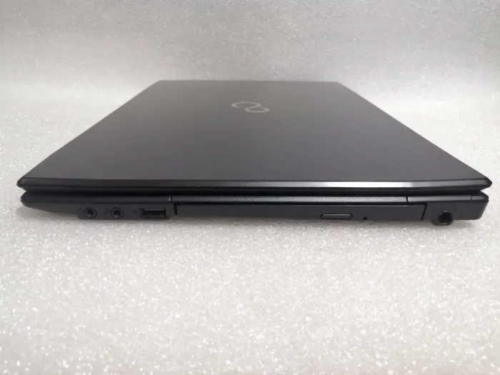 Ноутбук Б-клас Fujitsu LifeBook AH544 / 15.6'' TN / Core i5-4200M (2(4) ядра по 2.5-3.1 GHz) / 8GB DDR3 / 750GB HDD / GeForce GT 720M, 2GB DDR3, 64-bit / WebCam / DVD-ROM / VGA б/в - зображення 5