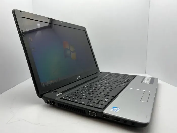 Ноутбук Acer Aspire E1-531 / 15.6" (1366x768) TN / Intel Pentium B960 (2 ядра по 2.2 GHz) / 4 GB DDR3 / 500 GB HDD / Intel HD Graphics / WebCam / АКБ не тримає б/в - зображення 3