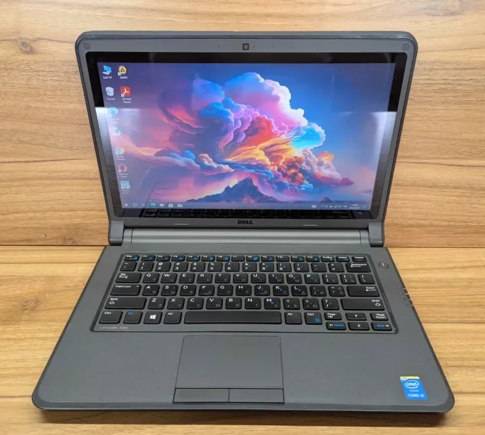 Ноутбук Dell Latitude 3350 / 13.3" (1366x768) TN / Intel Core i3-5005U (2 (4) ядра по 2.0 GHz) / 8 GB DDR3 / 240 GB SSD / Intel HD Graphics 5500 / WebCam / HDMI б/в - зображення 2