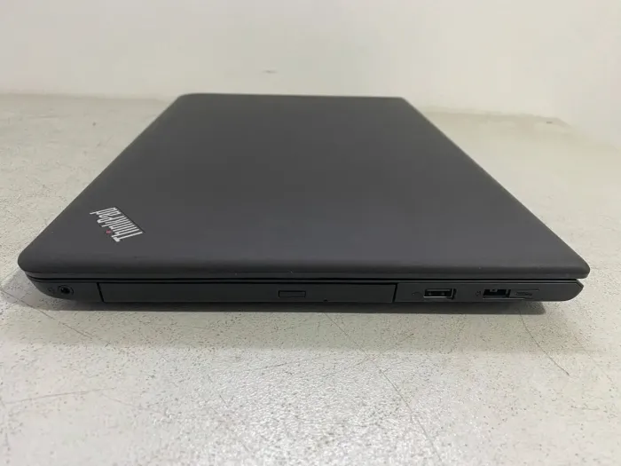 Ноутбук Lenovo ThinkPad E550 / 15.6" (1920x1080) TN / Intel Core i7-5500U (2 (4) ядра по 2.4 - 3.0 GHz) / 8 GB DDR3 / 240 GB SSD / Intel HD Graphics 5500 / WebCam б/в - зображення 4