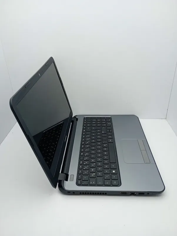 Ноутбук HP Compag 250 / 15.6" (1366x768) TN / Intel Celeron N2840 (2 ядра по 2.16 - 2.58 GHz) / 4 GB DDR3 / 120 GB SSD / Intel HD Graphics / WebCam б/в - зображення 5