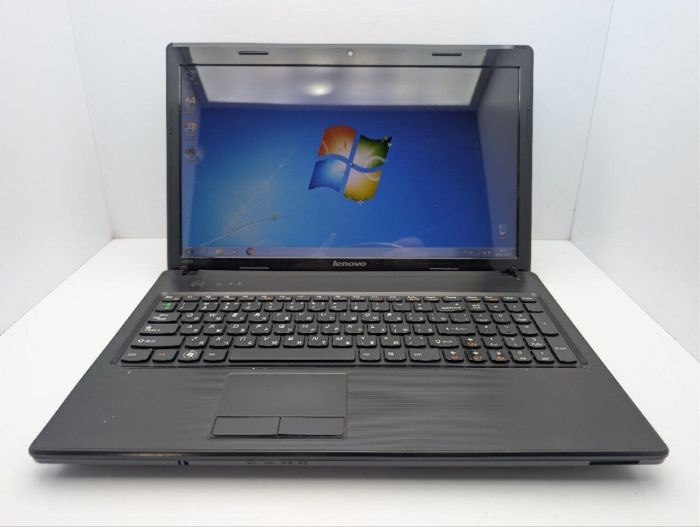 Ноутбук Lenovo G570 / 15.6" (1366x768) TN / Intel Core i3-2310M (2 (4) ядра по 2.1 GHz) / 8 GB DDR3 / 500 GB HDD / AMD Radeon HD 6370M, 1 GB GDDR3, 64-bit / WebCam / DVD-ROM б/в - зображення 2