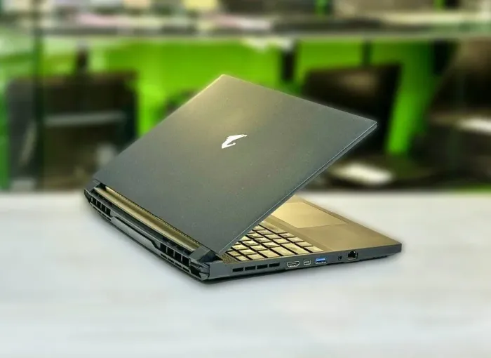 Ігровий ноутбук Б-клас Gigabyte Aorus 5 SE / 15.6" (1920x1080) IPS / Intel Core i7-12700H (14 (20) ядер по 3.5 - 4.7 GHz) / 16 GB DDR4 / 512 GB SSD M.2 / nVidia GeForce RTX 3070, 8 GB GDDR6, 256-bit / WebCam / Win 11 Home б/в - зображення 4