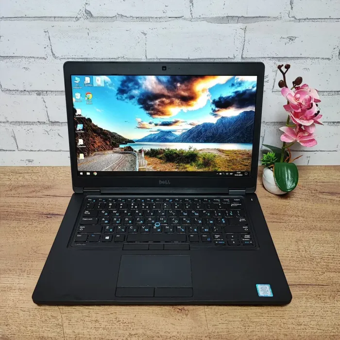Ноутбук Dell Latitude 5480 / 14" (1366x768) TN / Intel Core i5-7300U (2 (4) ядра по 2.6 - 3.5 GHz) / 16 GB DDR4 / 256 GB SSD / Intel HD Graphics 620 / WebCam б/в - зображення 2