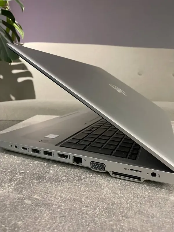 Ноутбук Б-клас HP ProBook 650 G6 / 15.6" (1920x1080) IPS / Intel Core i5-8265U (4 (8) ядра по 1.6 - 3.9 GHz) / 16 GB DDR4 / 256 GB SSD M.2 / Intel UHD Graphics 620 / WebCam / DVD-ROM / Win 11 б/в - зображення 5