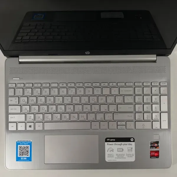 Ноутбук Б-клас HP Pavilion 15-ef1013dx / 15.6" (1920x1080) IPS Touch / AMD Ryzen 7 4700U (8 ядер по 2.0 - 4.1 GHz) / 16 GB DDR4 / 256 GB SSD / AMD Radeon Graphics 448SP / WebCam / TouchID б/в - зображення 3