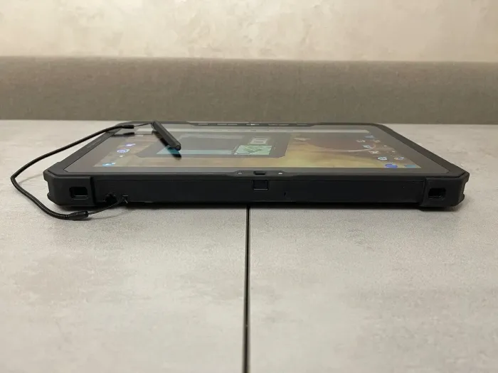 Захищений планшет Dell Latitude 7212 Rugged / 11.6'' (1920x1080) IPS Touch / Intel Core i5-7300U (2 (4) ядра по 2.6 - 3.5 GHz) / 8 GB DDR3 / 256 GB SSD / Intel HD Graphics 620 / WebCam / Стилус / Два АКБ б/в - зображення 6