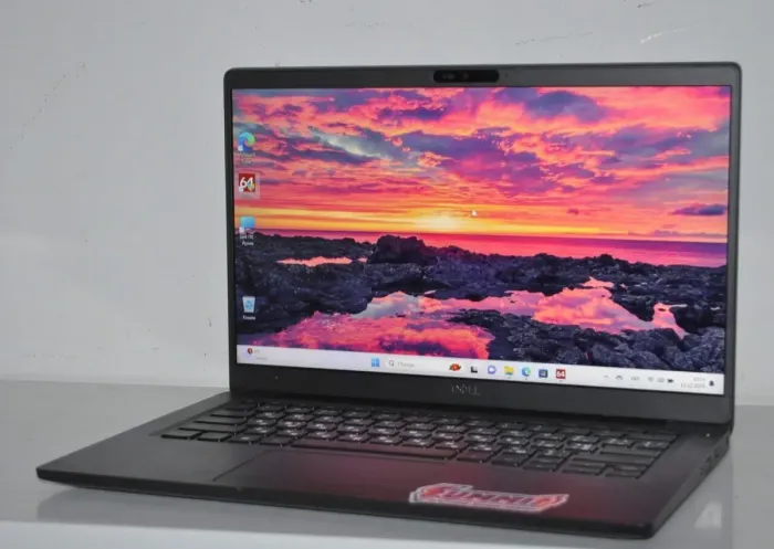 Ультрабук Dell Latitude 7400 / 14" (1920x1080) IPS / Intel Core i5-8265U (4 (8) ядра по 1.6 - 3.9 GHz) / 32 GB DDR4 / 256 GB SSD / Intel UHD Graphics / WebCam / Windows 11 Pro б/в - зображення 4
