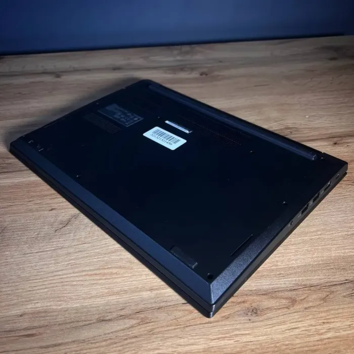 Ноутбук Lenovo ThinkPad E495 / 14" (1920x1080) IPS / AMD Ryzen 5 3500U (4 (8) ядра по 2.1 - 3.7 GHz) / 16 GB DDR4 / 256 GB SSD / AMD Radeon Vega 8 Graphics / WebCam б/в - зображення 11