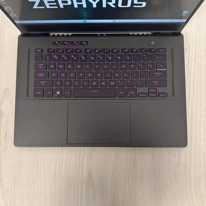 Ігровий ноутбук Asus ROG Zephyrus G15 GA503RM / 15,6" (1920x1080) IPS / AMD Ryzen 9 6900HS (8 (16) ядер по 3,3 - 4,9 ГГц) / 16 ГБ DDR5 / 512 ГБ SSD NVMe / nVidia GeForce RTX 3060, 6 ГБ GDDR6, 192-біт / Веб-камера б/в - зображення 7