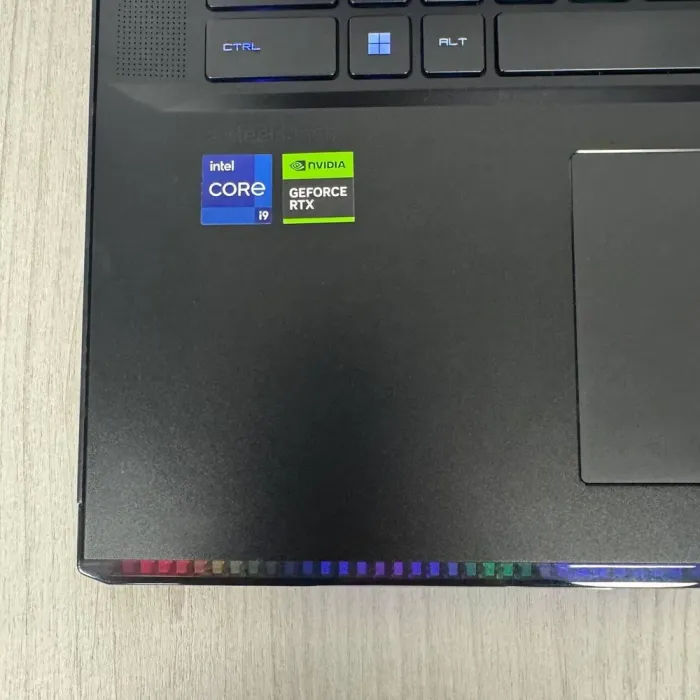 Ігровий ноутбук MSI Raider GE78HX 13VH / 17.3" (2560x1440) IPS / Intel Core i9-13950HX (24 (32) ядра по 2,2 - 5,5 ГГц) / 32 ГБ DDR5 / 2000 ГБ SSD NVMe / nVidia GeForce RTX 4080, 12 ГБ GDDR6, 192-bit / WebCam б/в - зображення 8