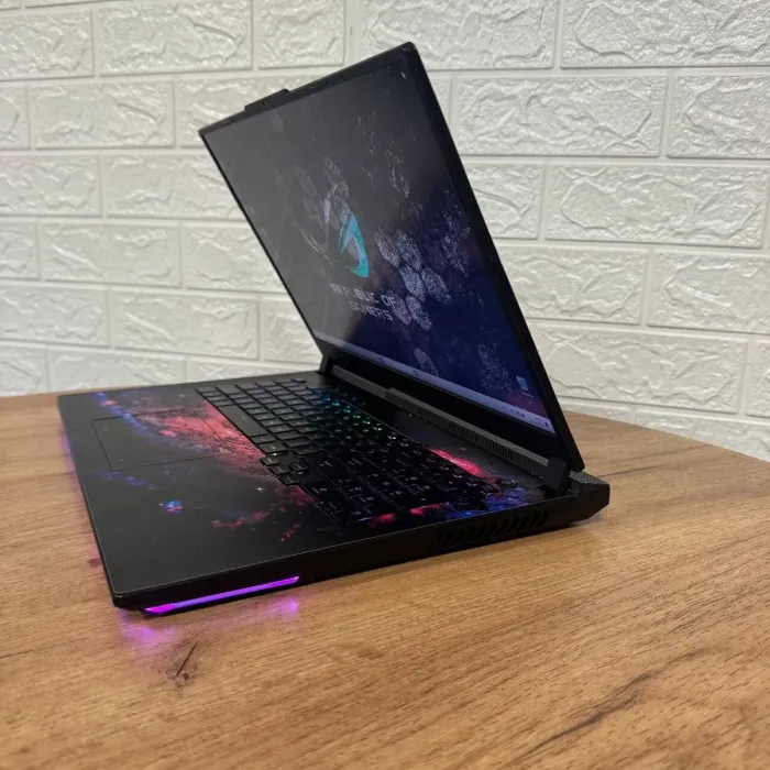 Ігровий ноутбук Б-клас Asus ROG Strix SCAR G733PY / 17.3" (2560x1440) IPS / AMD Ryzen 9 7945HX (16 (32) ядер по 2.5 - 5.4 GHz) / 32 GB DDR5 / 1000 GB SSD / nVidia GeForce RTX 4090, 16 GB GDDR6, 256-bit / WebCam б/в - зображення 5