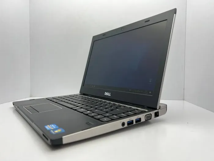 Ноутбук Dell Vostro v132 / 13.3" (1366x768) TN / Intel Core i5-2430M (2 (4) ядра по 2.4 - 3.0 GHz) / 4 GB DDR3 / 120 GB SSD / Intel HD Graphics 3000 / WebCam б/в - зображення 4