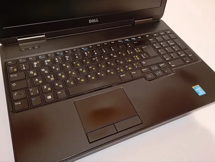 Ноутбук Б-клас Dell Latitude E5540 / 15.6" (1366x768) TN / Intel Core i5-4310U (2 (4) ядра по 2.0 - 3.0 GHz) / 8 GB DDR3 / 256 GB SSD / Intel HD Graphics 4400 / WebCam / DVD-RW б/в - зображення 8