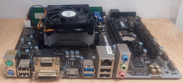 Комплект: Материнська плата MSI A68HM Grenade / FM2+ / AMD A8-7600 (4 ядра по 3.1 - 3.8 GHz) / 16 GB DDR3 / AMD Radeon R7 Graphics б/в - зображення 3