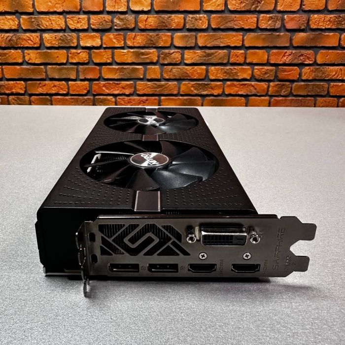 Дискретна відеокарта Sapphire Radeon RX 570 Nitro+, 8 GB GDDR5, 256-bit / 1x DVI, 2x HDMI, 2x DisplayPort / (11266-09-20G) б/в - зображення 3