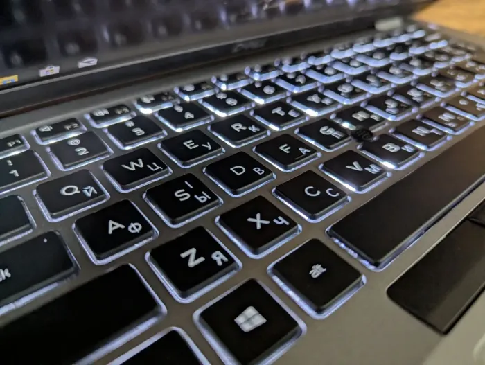 Ультрабук Б-клас Dell Latitude 5411 / 14" (1920x1080) IPS / Intel Core i7-10850H (6 (12) ядер по 2.7 - 5.1 GHz) / 16 GB DDR4 / 480 GB SSD / Intel UHD Graphics / WebCam / Windows 10 б/в - зображення 6