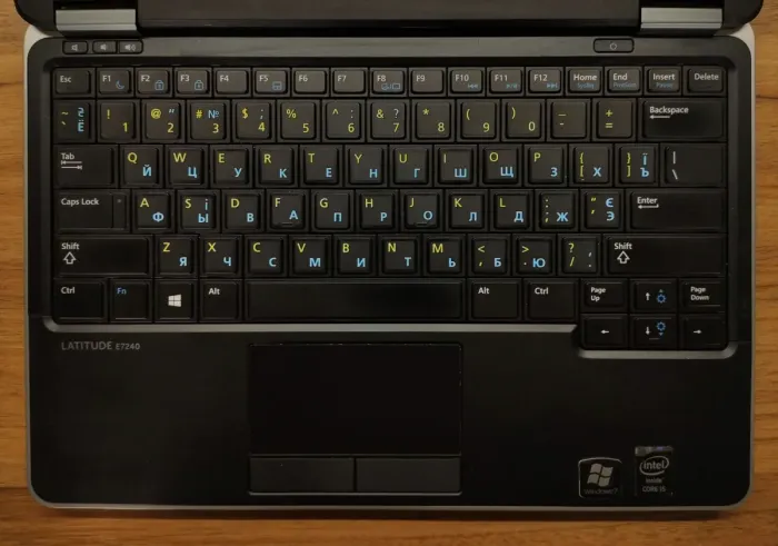 Ноутбук Б-клас Dell Latitude E7240 / 12.5" (1366x768) TN / Intel Core i5-4300U (2 (4) ядра по 1.9 - 2.9 GHz) / 4 GB DDR3 / 256 GB SSD / Intel HD Graphics 4400 / NO WebCam б/в - зображення 5