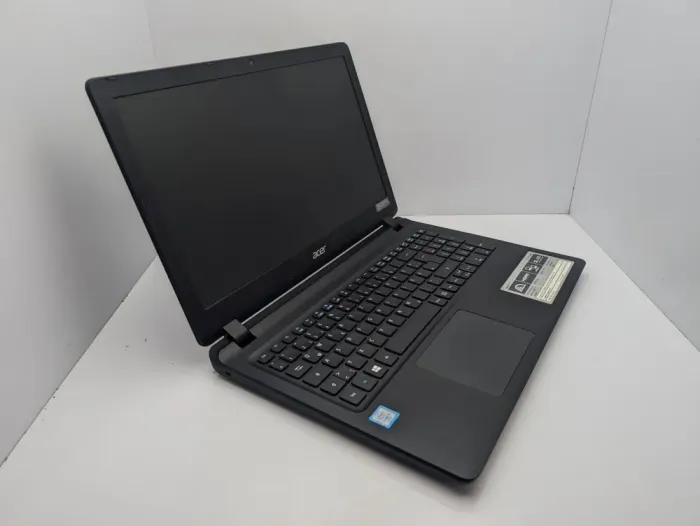 Ноутбук Acer Aspire ES1-572 / 15.6" (1366x768) TN / Intel Core i5-6200U (2 (4) ядра по 2.3 - 2.8 GHz) / 4 GB DDR4 / 240 GB SSD / Intel HD Graphics 520 / WebCam б/в - зображення 3