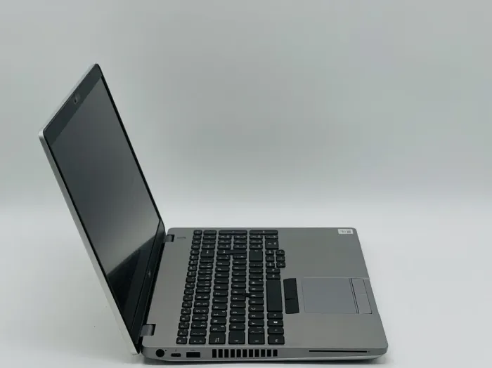Ультрабук Dell Latitude 5511 / 15.6" (1920x1080) IPS / Intel Core i5-10400H (4 (8) ядра по 2.6 - 4.6 GHz) / 8 GB DDR4 / 240 GB SSD / Intel UHD Graphics / WebCam б/в - зображення 3