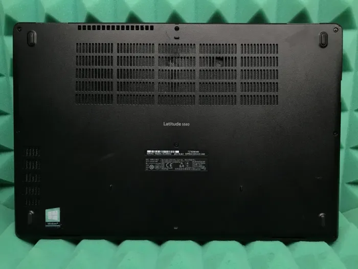 Ноутбук Б-клас Dell Latitude 5580 / 15.6" (1366x768) TN / Intel Core i5-7300U (2 (4) ядра по 2.6 - 3.5 GHz) / 8 GB DDR4 / 128 GB SSD / Intel HD Graphics 620 / HDMI / Windows 10 б/в - зображення 6