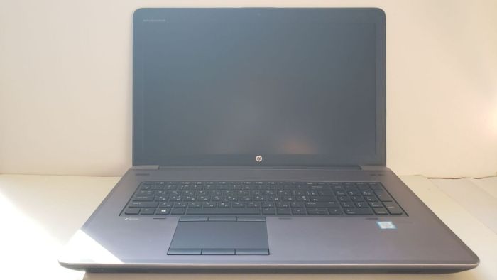 Мобільна робоча станція HP ZBook 17 G3 / 17,3" (1600x900) TN / Intel Core i5-6440HQ (4 ядра по 2,6 - 3,5 ГГц) / 16 ГБ DDR4 / 128 ГБ SSD + 128 ГБ SSD + 750 ГБ HDD / nVidia Quadro M1000M, 2 ГБ GDDR3, 128-біт / WebCam / Без АКБ б/в - зображення 3