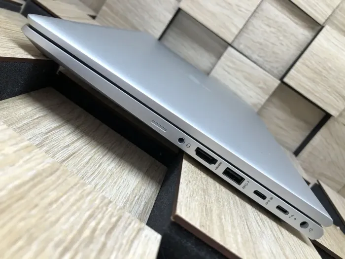 Ноутбук Б-клас HP EliteBook 640 G10 / 14" (1920x1080) IPS / Intel Core i5-1345U (10 (12) ядер по 1.2 - 4.7 GHz) / 16 GB DDR4 / 256 GB SSD M.2 / Intel Iris Xe Graphics / WebCam / USB4 / HDMI б/в - зображення 6