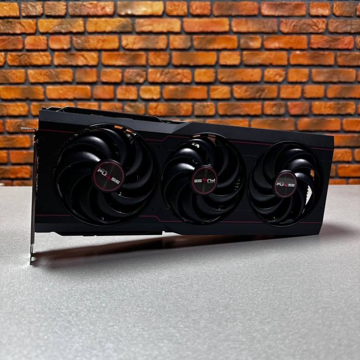 Дискретна відеокарта Sapphire Pulse Radeon RX 6800, 16 GB GDDR6, 256-bit / 1x HDMI, 3x DisplayPort / (11305-98) б/в - зображення 2