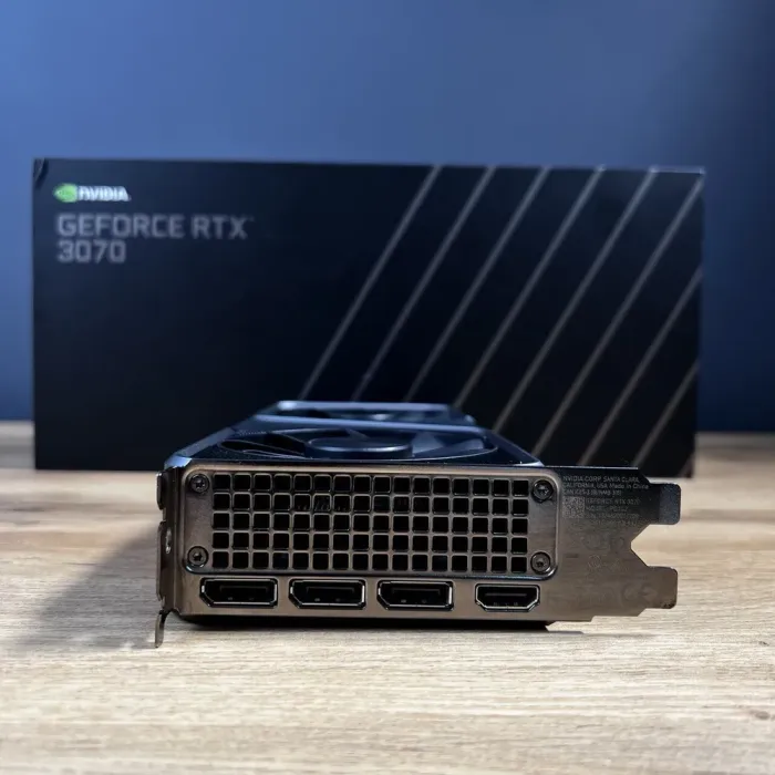 Дискретна відеокарта nVidia GeForce RTX 3070 Founders Edition, 8 GB GDDR6, 256-bit / 1x HDMI, 3x DisplayPort / Коробка / (900-1G142-2510-000) б/в - зображення 4