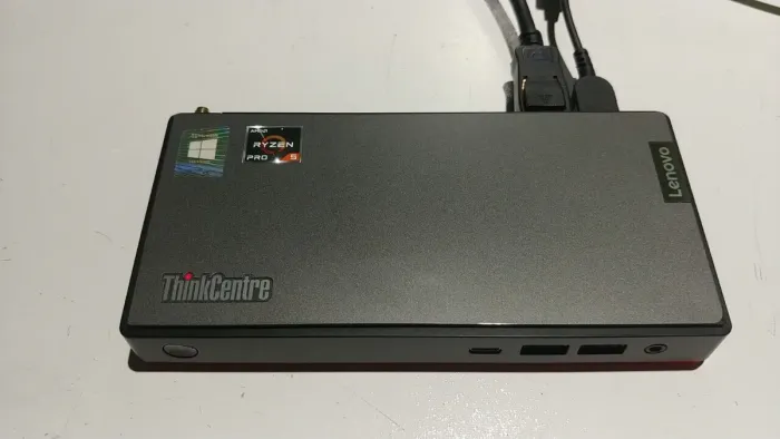 Неттоп Lenovo ThinkCentre M75n USFF / AMD Ryzen 5 3500U (4 (8) ядра по 2.1 - 3.7 GHz) / 8 GB DDR4 / 256 GB SSD / AMD Radeon Vega 8 Graphics / DisplayPort / Wi-Fi + Блок живлення б/в - зображення 3