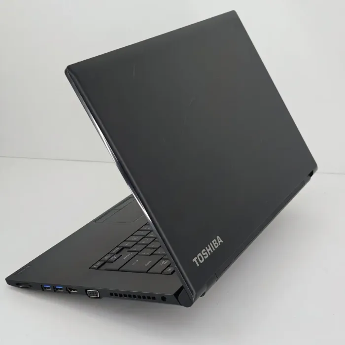 Ноутбук Б-клас Toshiba Dynabook B65D / 15.6" (1366x768) TN / Intel Core i5-6200U (2 (4) ядра по 2.3 - 2.8 GHz) / 8 GB DDR4 / 256 GB SSD / Intel HD Graphics 520 / WebCam б/в - зображення 4