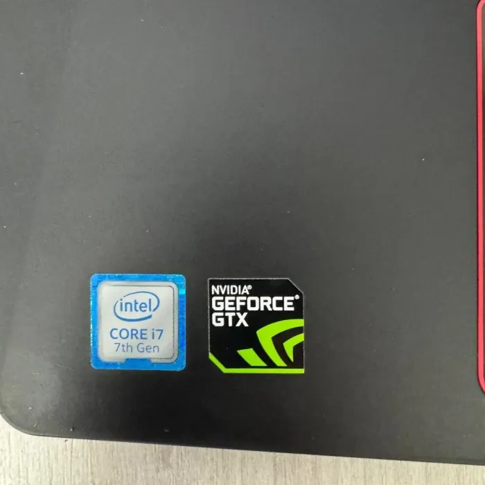 Ігровий ноутбук Lenovo Legion Y520-15IKBN / 15.6" (1920x1080) IPS / Intel Core i7-7700HQ (4 (8) ядра по 2.8 - 3.8 GHz) / 16 GB DDR4 / 256 GB SSD + 1000 GB HDD / nVidia GeForce GTX 1050 Ti, 2 GB GDDR5, 128-bit / WebCam б/в - зображення 7