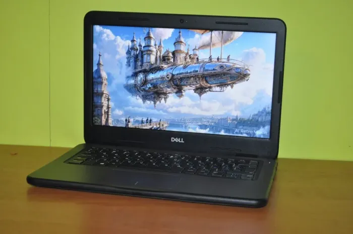 Ноутбук Dell Latitude 3310 / 13.3" (1366x768) TN / Intel Core i3-8145U (2 (4) ядра по 2.1 - 3.9 GHz) / 8 GB DDR4 / 240 GB SSD M.2 / Intel UHD Graphics / WebCam / Windows 11 Pro Education б/в - зображення 3