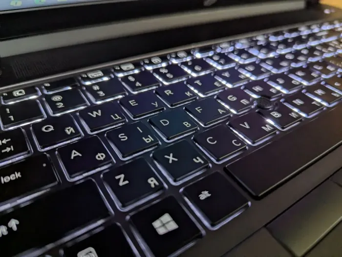 Ультрабук Б-клас HP zBook 15 G4 / 15.6" (1920x1080) IPS / Intel Core i5-7440HQ (4 ядра по 2.8 - 3.8 GHz) / 16 GB DDR4 / 480 GB SSD / Intel HD Graphics 630 / Fingerprint / Windows 10 б/в - зображення 6