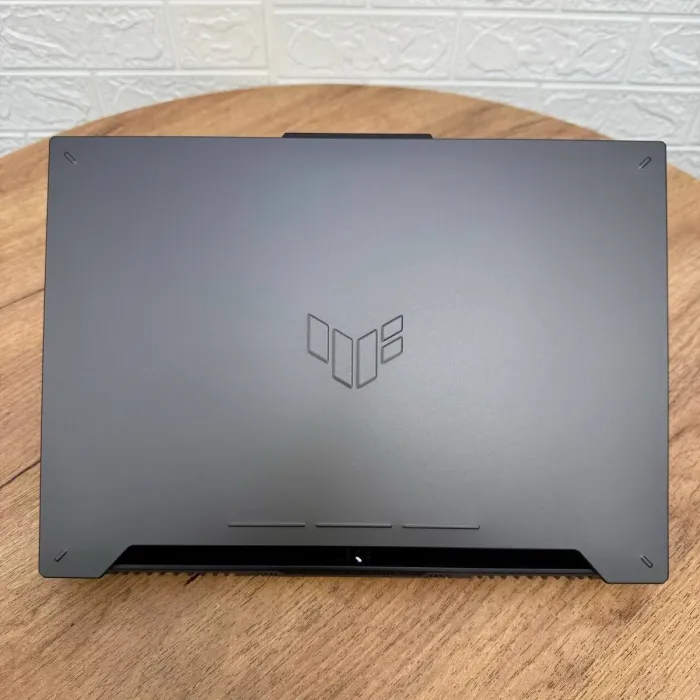 Ігровий ноутбук Asus TUF Gaming F15 FX507ZI4 / 15.6" (1920x1080) IPS / Intel Core i7-12700H (14 (20) ядер по 3.5 - 4.7 GHz) / 16 GB DDR4 / 1000 GB SSD / nVidia GeForce RTX 4070, 8 GB GDDR6, 128-bit / WebCam б/в - зображення 3