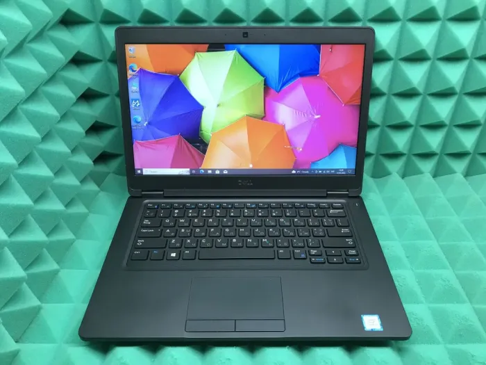 Ноутбук Dell Latitude 5490 / 14" (1920x1080) IPS / Intel Core i5-8250U (4 (8) ядра по 1.6 - 3.4 GHz) / 8 GB DDR4 / 256 GB SSD / Intel UHD Graphics 620 / WebCam / USB 3.1 / HDMI / Windows 10 б/в - зображення 2
