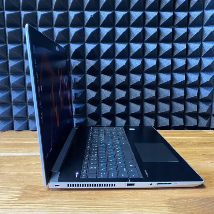 Ноутбук HP ProBook 450 G5 / 15.6" (1920x1080) TN / Intel Core i5-7200U (2 (4) ядра по 2.5 - 3.1 GHz) / 8 GB DDR4 / 128 GB SSD + 500 GB HDD / Intel UHD Graphics 620 / WebCam б/в - зображення 3
