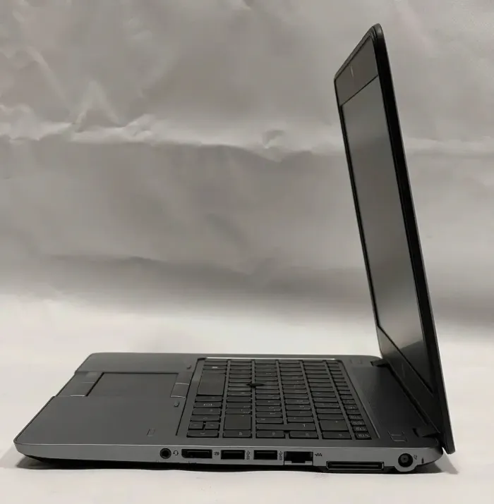 Ноутбук Б-клас HP EliteBook 840 G2 / 14" (1600x900) TN / Intel Core i5-5200U (2 (4) ядра по 2.2 - 2.7 GHz) / 8 GB DDR3 / 500 GB HDD / Intel HD Graphics 5500 / WebCam / VGA / Windows 10 Pro б/в - зображення 4