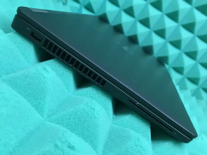 Ультрабук Dell Latitude E5470 / 14" (1366x768) TN / Intel Core i5-6300U (2 (4) ядра по 2.4 - 3.0 GHz) / 4 GB DDR4 / 128 GB SSD / Intel HD Graphics 520 / WebCam / USB 3.0 / HDMI / Windows 10 б/в - зображення 6