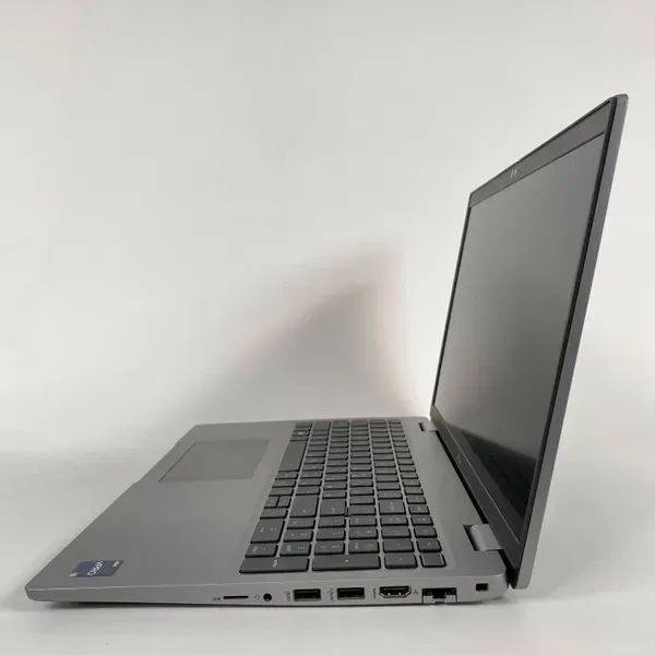 Ультрабук Dell Latitude 5530 / 15.6" (1920x1080) IPS / Intel Core i5-1245U (10 (12) ядер по 1.2 - 4.4 GHz) / 16 GB DDR4 / 256 GB SSD / Intel Iris Xe Graphics / WebCam / HDMI б/в - зображення 5