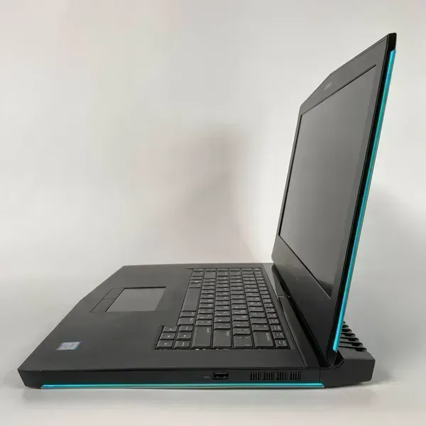 Ігровий ноутбук Б-класу Dell Alienware 15 R3 / 15.6" (1920x1080) IPS / Intel Core i7-7820HK (4 (8) ядра по 2.9 - 3.9 GHz) / 16 GB DDR4 / 512 GB SSD / nVidia GeForce GTX 1070, 8 GB GDDR5, 256-bit / WebCam / HDMI б/в - зображення 5