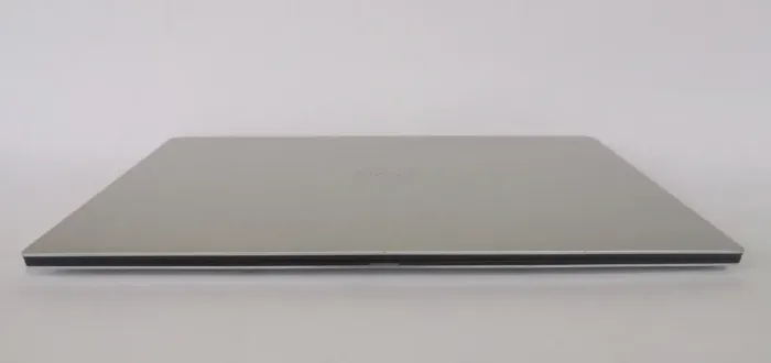 Ультрабук Dell XPS 9370 / 13.3" (1920x1080) IPS / Intel Core i5-8250U (4 (8) ядра по 1.6 - 3.4 GHz) / 8 GB DDR3 / 256 GB SSD / Intel UHD Graphics 620 / WebCam / Win 10 Pro б/в - зображення 8